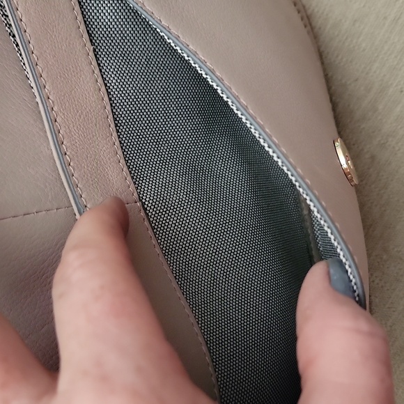 Vince Camuto Blush Leather Crossbody Bag - Picture 8 of 9